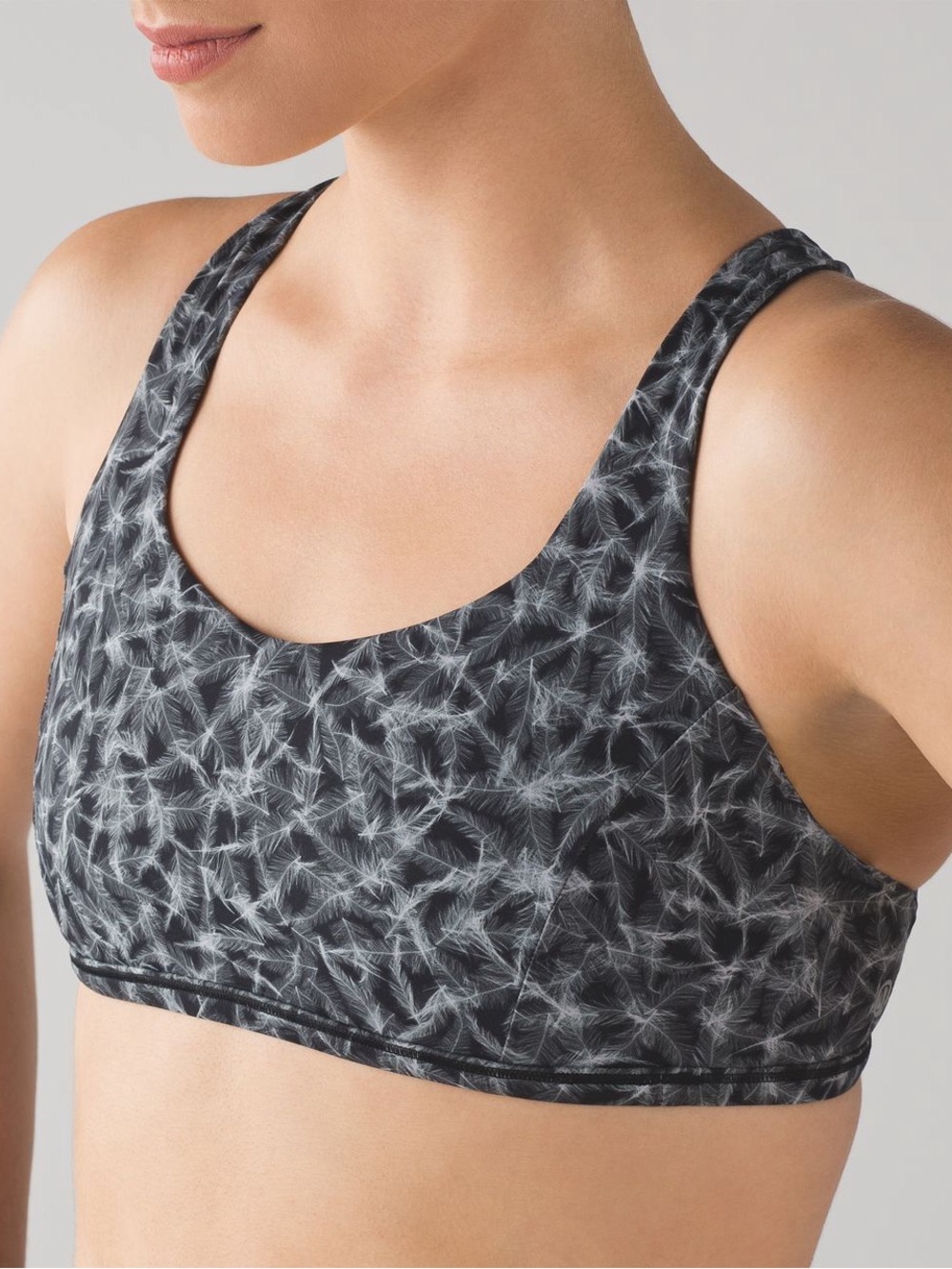 Lululemon Free To Be Tranquil Bra
Plume White Black Size 8